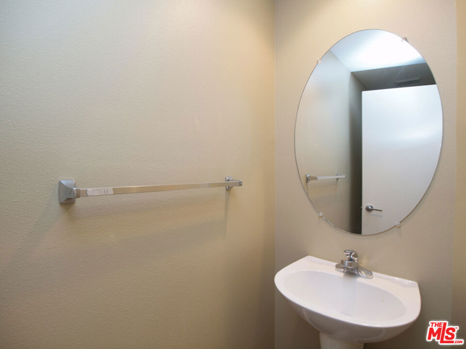 10627 Moorpark Street - Photo 9