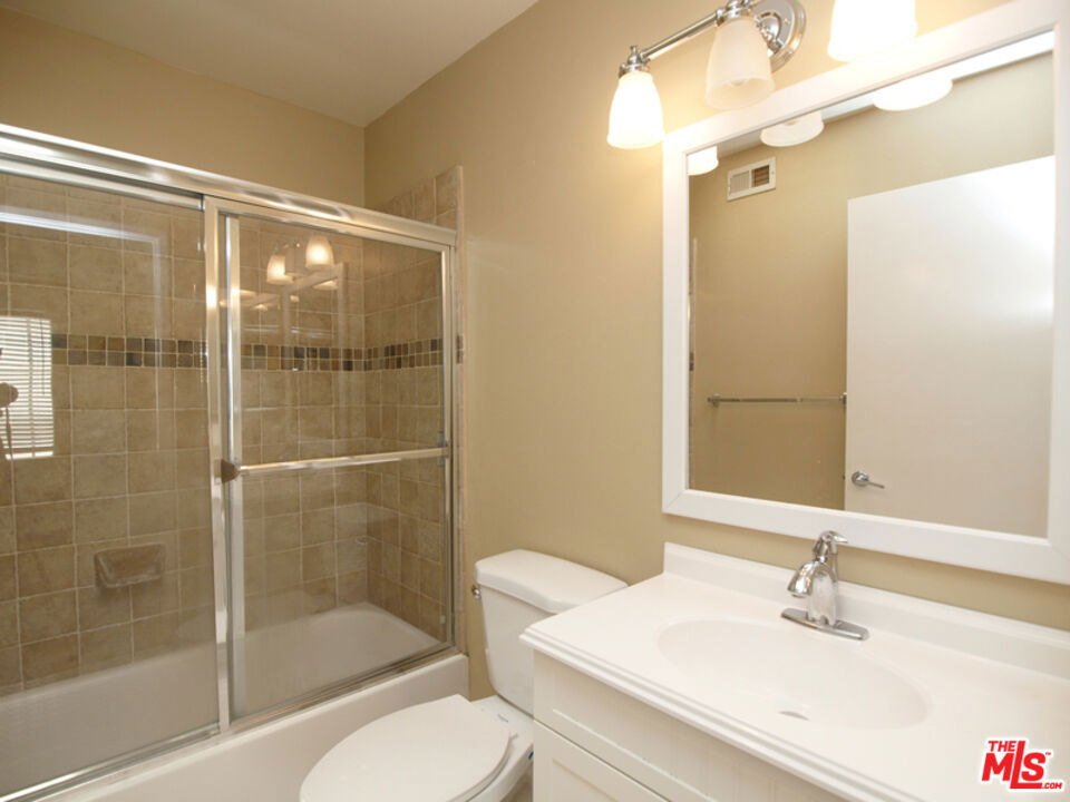 10627 Moorpark Street - Photo 10