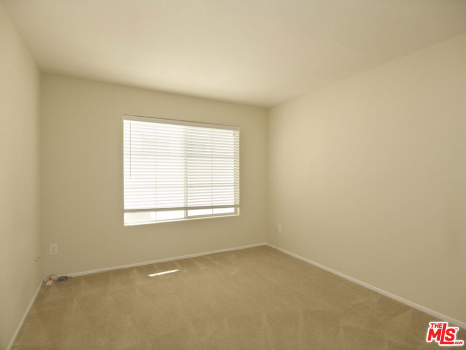 10627 Moorpark Street - Photo 12