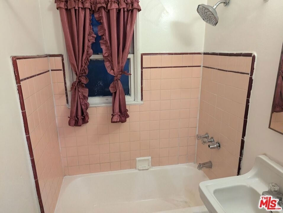 8472 S Main Street - Photo 8