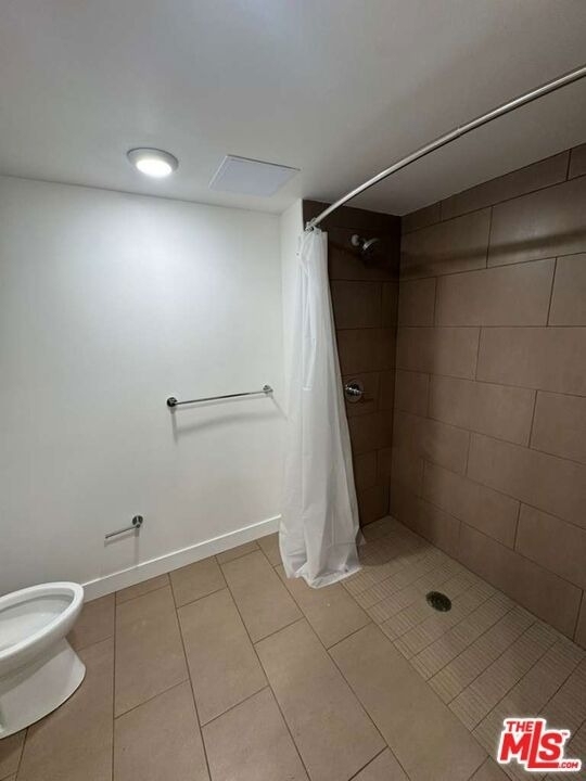 1039 E 28th Street - Photo 13