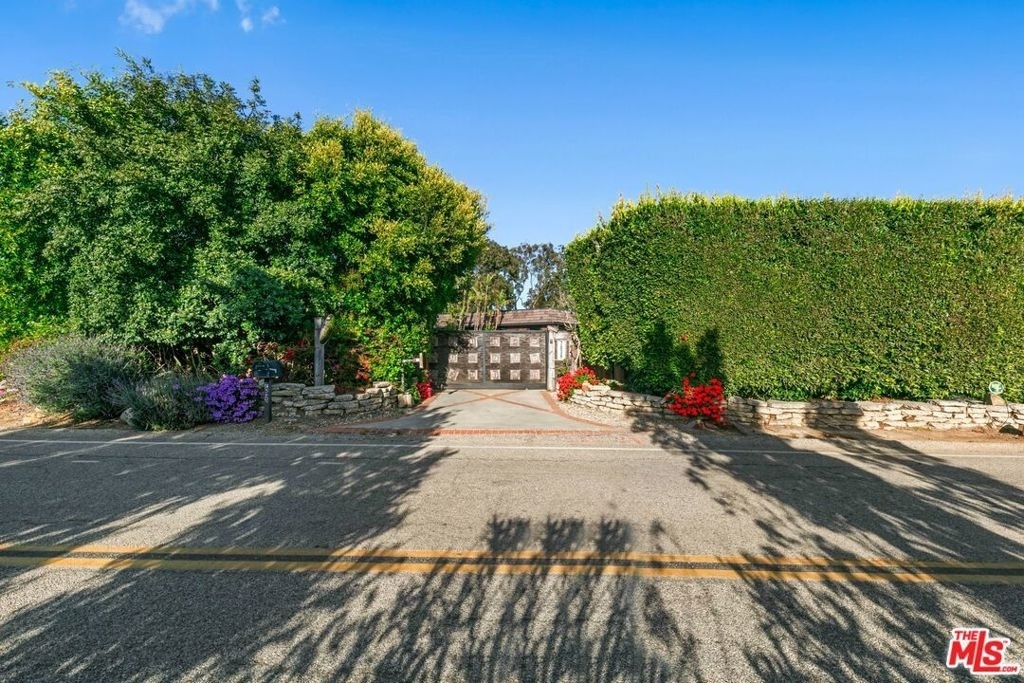 7038 Dume Drive - Photo 45