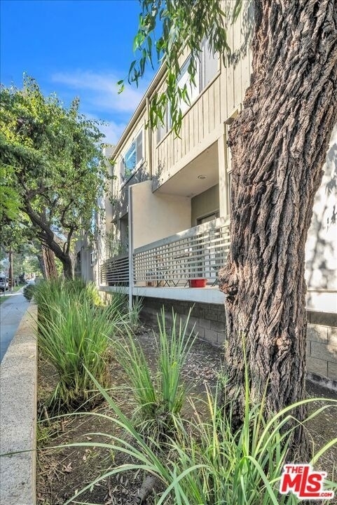 2909 Arizona Avenue - Photo 0