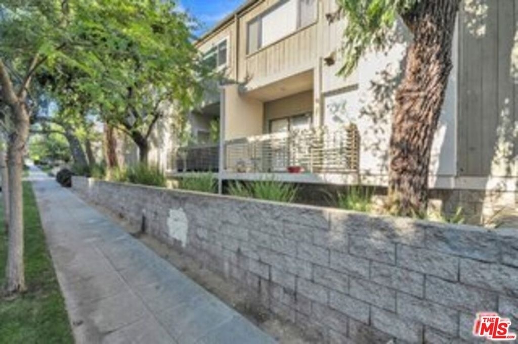 2909 Arizona Avenue - Photo 11