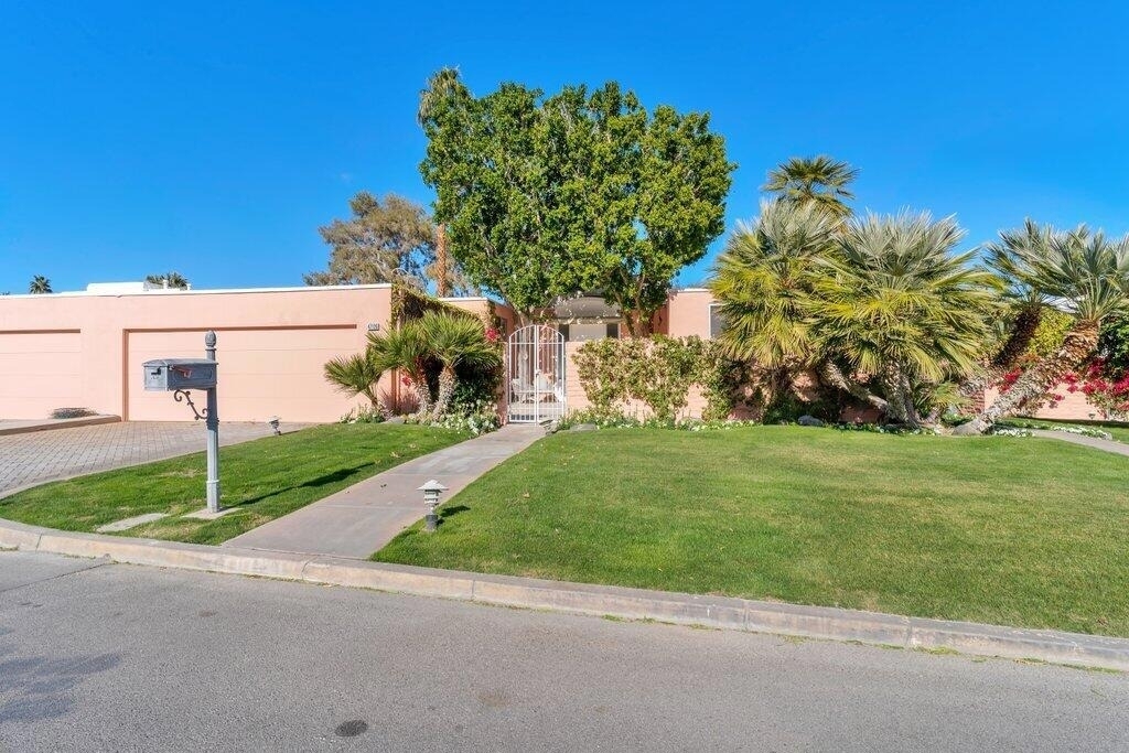 47126 El Menara Circle - Photo 1