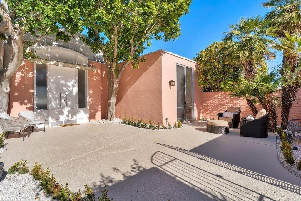 47126 El Menara Circle - Photo 0