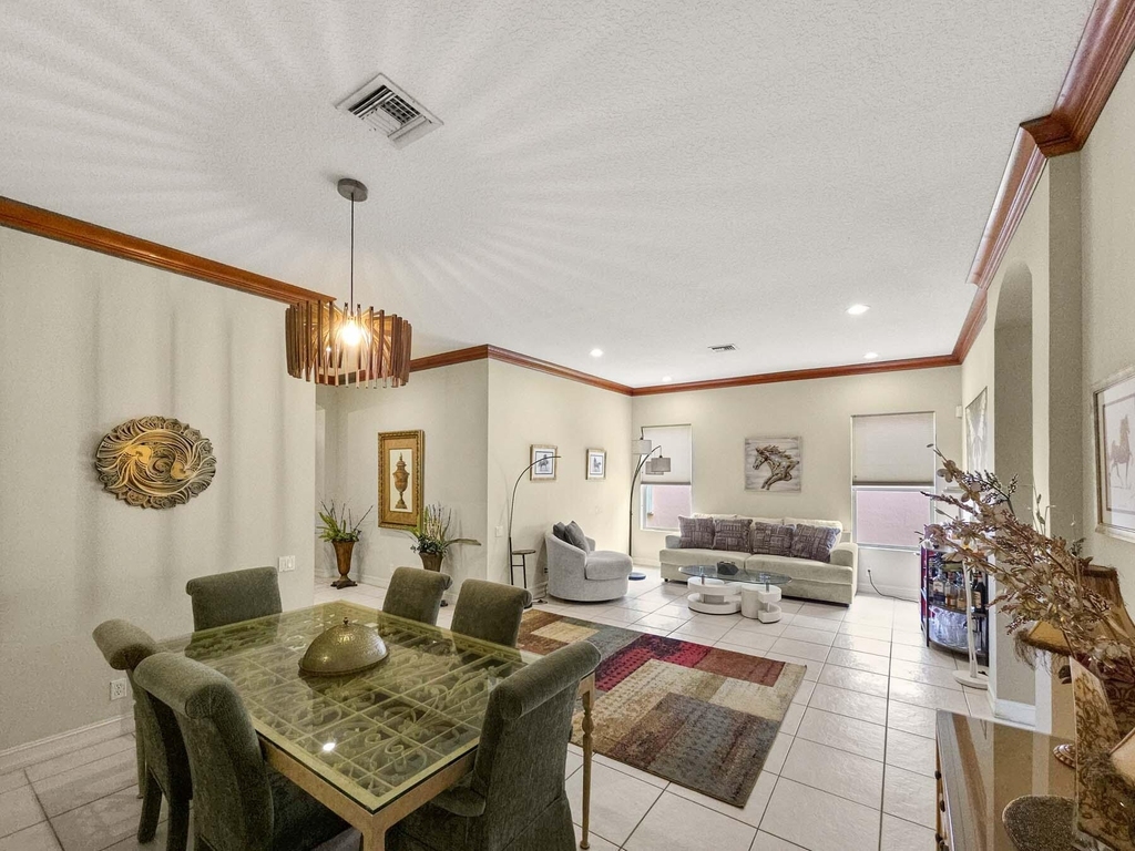 5058 Glenville Drive - Photo 9