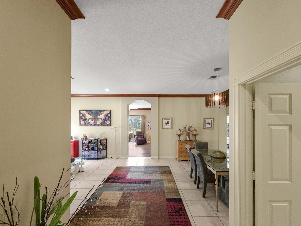 5058 Glenville Drive - Photo 5