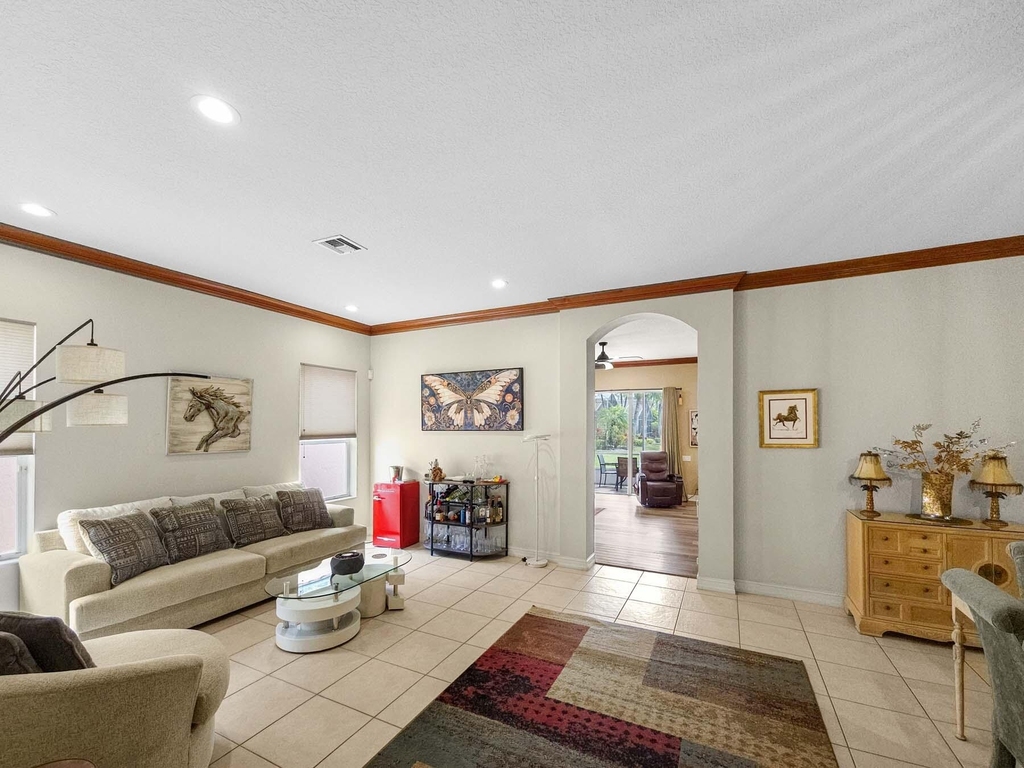 5058 Glenville Drive - Photo 6