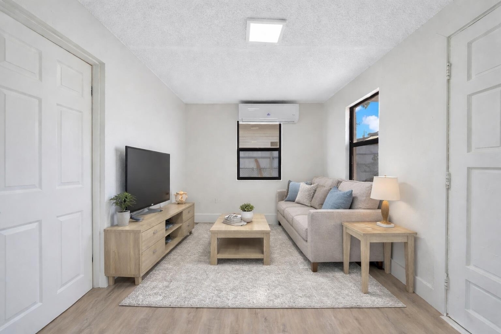 2428 Nw 28th Street - Photo 6