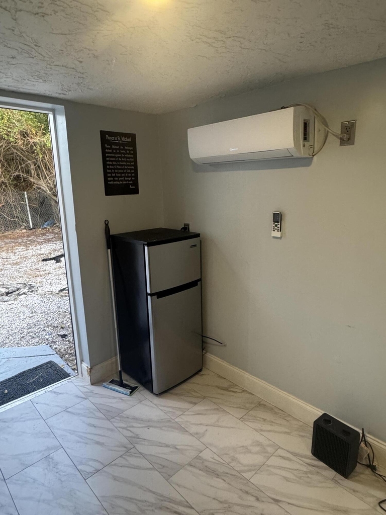 173 W 16th Street - Photo 2