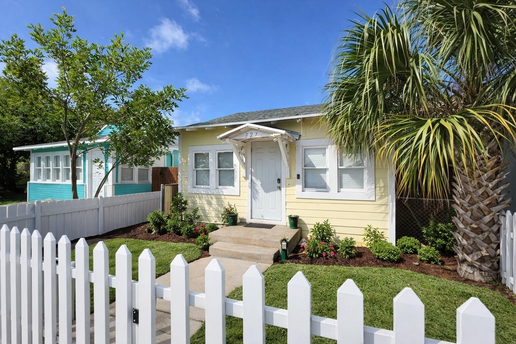 327 S L Street - Photo 0
