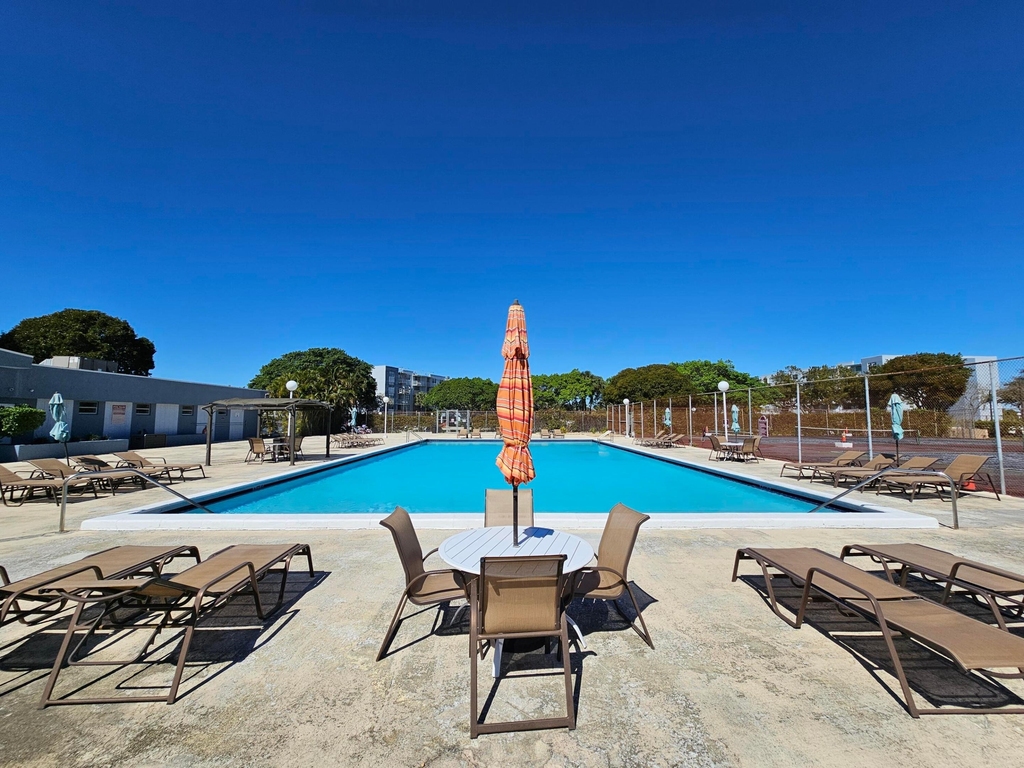470 Executive Center Drive - Photo 19