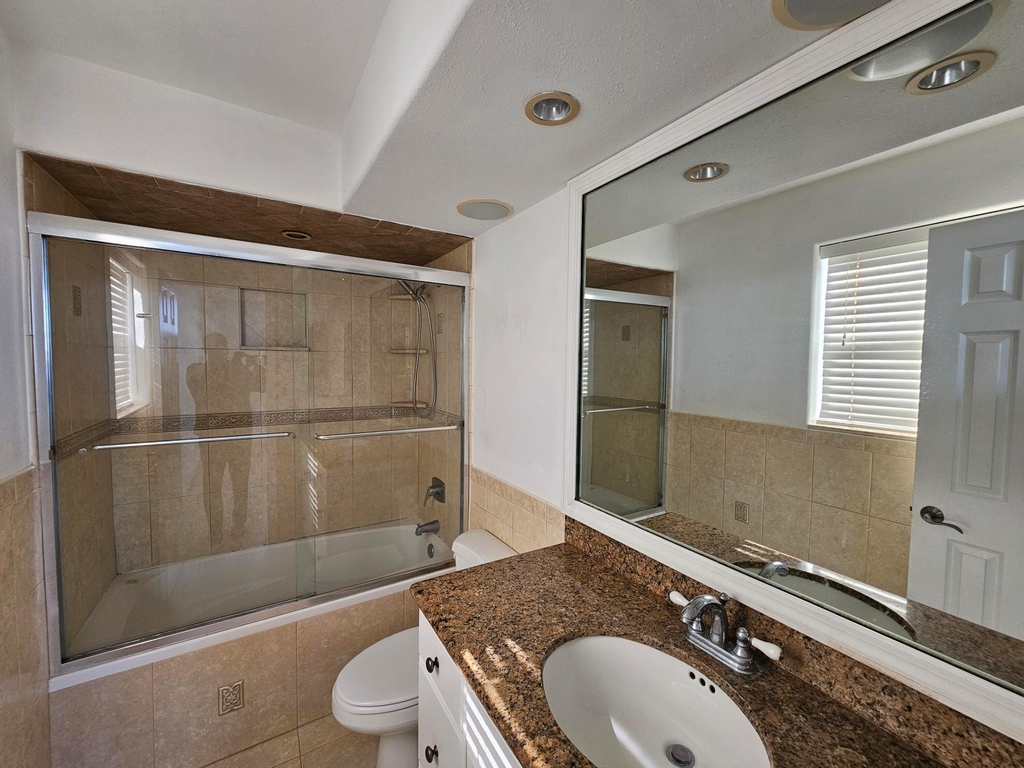 470 Executive Center Drive - Photo 8