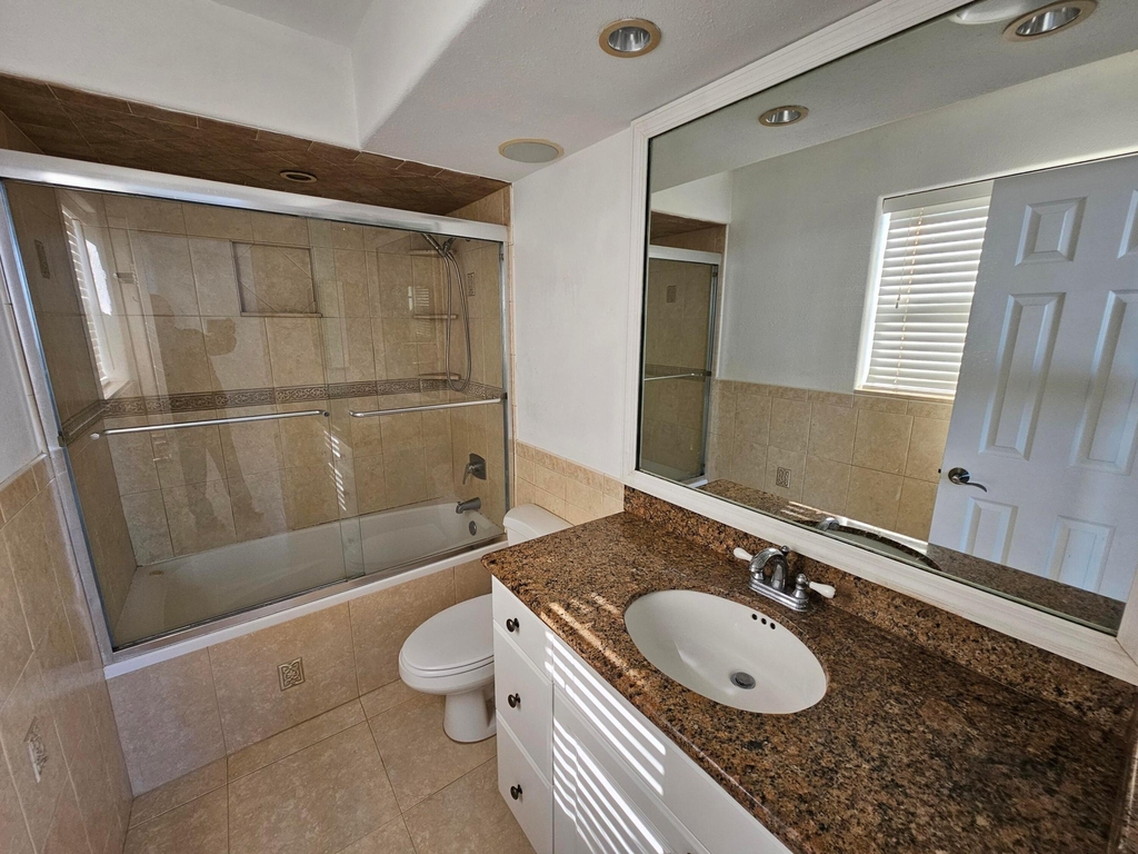 470 Executive Center Drive - Photo 7