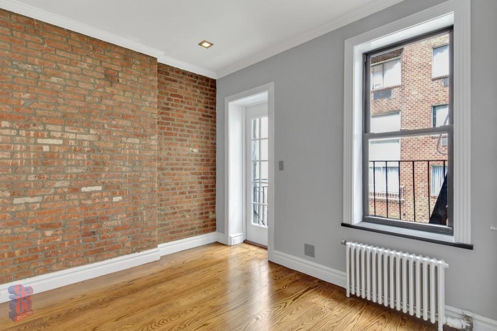 219 East 23rd Street - Photo 4