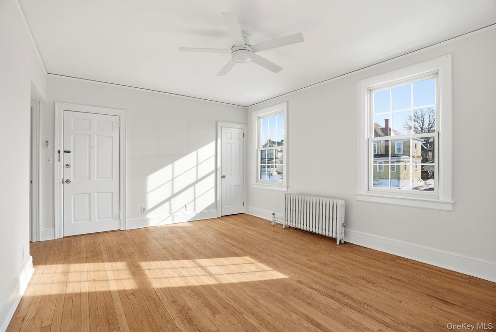 320 Simpson Place - Photo 3