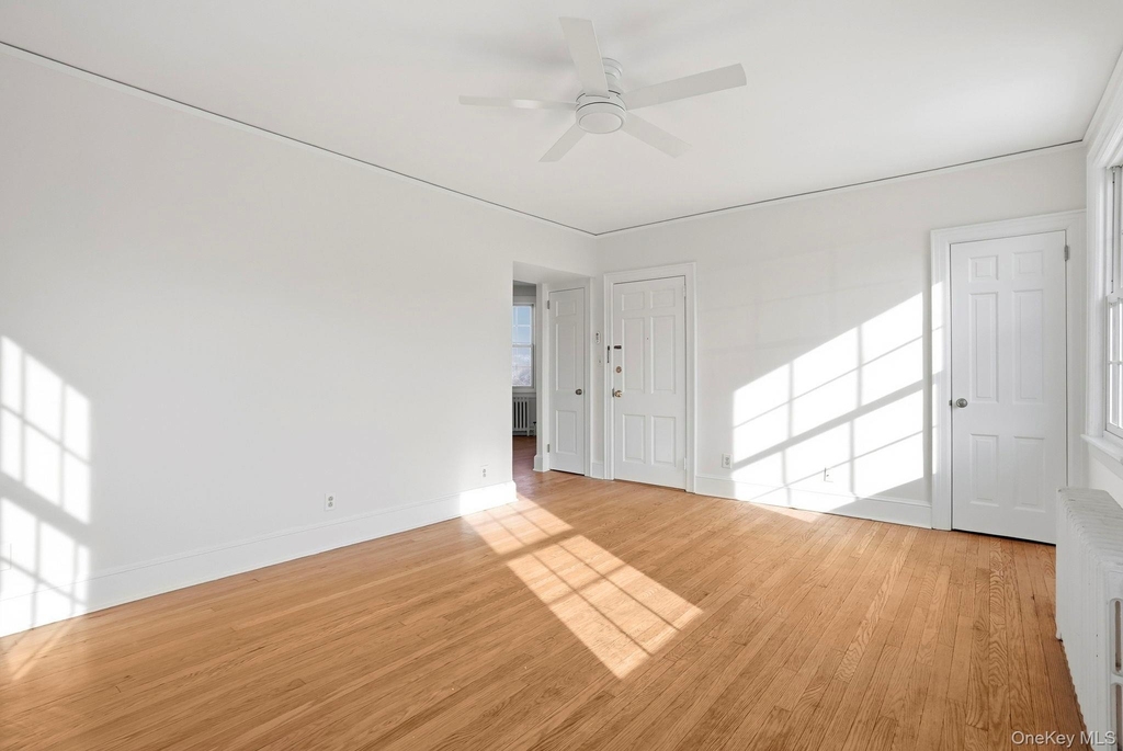 320 Simpson Place - Photo 2
