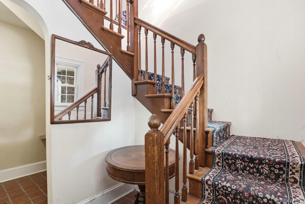 320 Simpson Place - Photo 1
