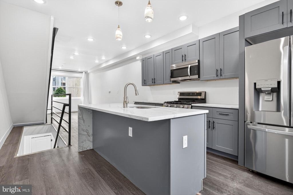 2407 W Seybert Street - Photo 10
