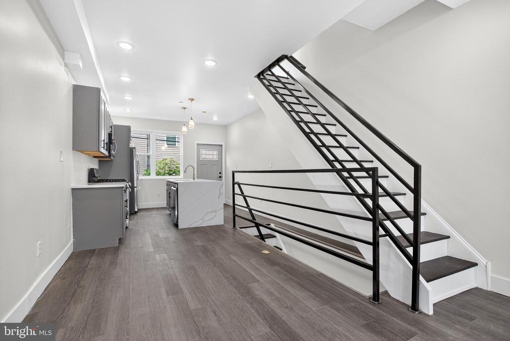 2407 W Seybert Street - Photo 5
