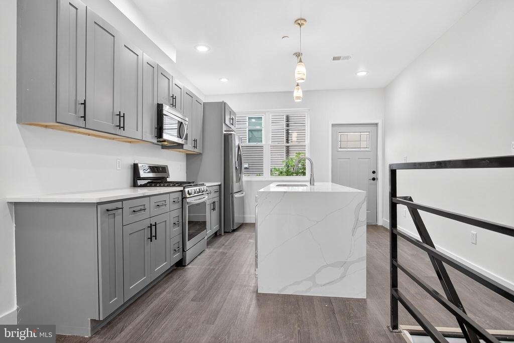 2407 W Seybert Street - Photo 7
