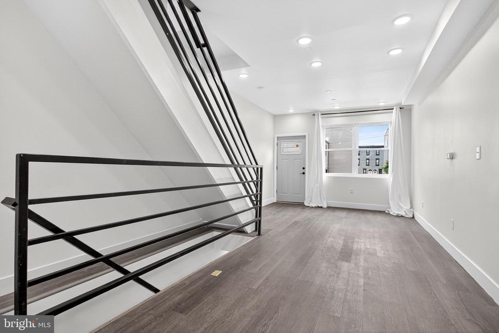 2407 W Seybert Street - Photo 6