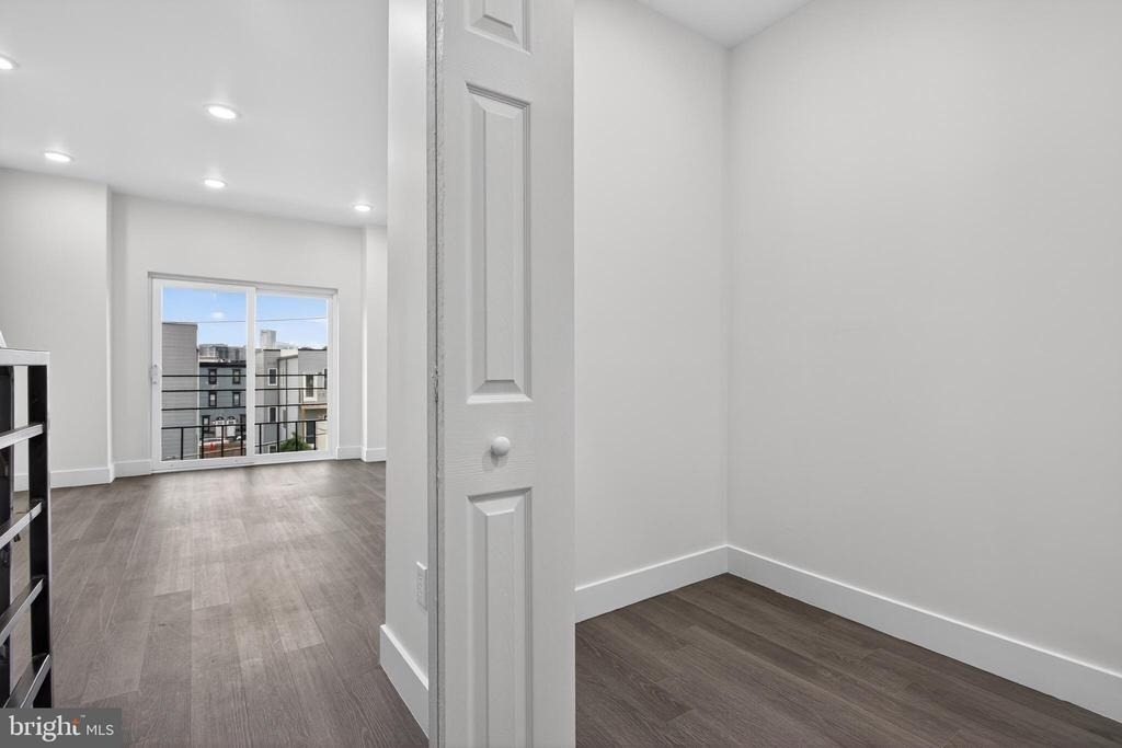 2407 W Seybert Street - Photo 21