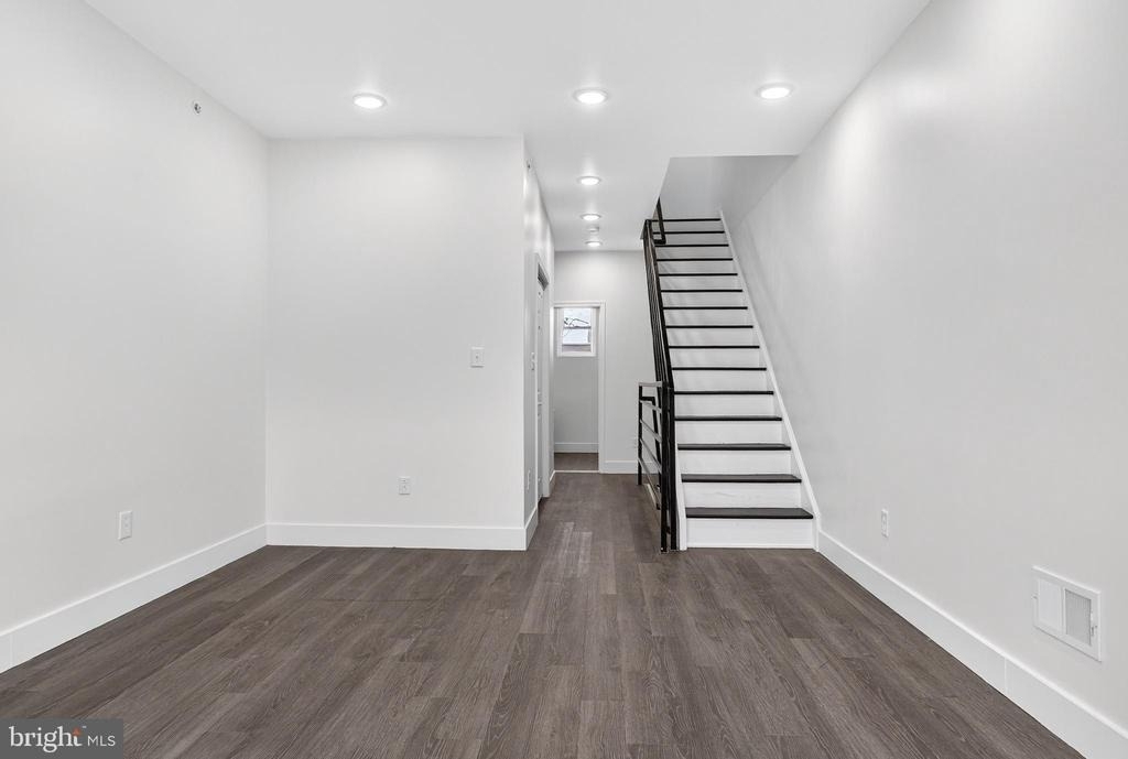 2407 W Seybert Street - Photo 23