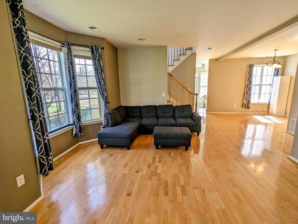 62 Shelley Circle - Photo 1