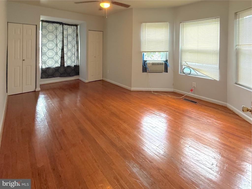 304 S Collins Avenue - Photo 2