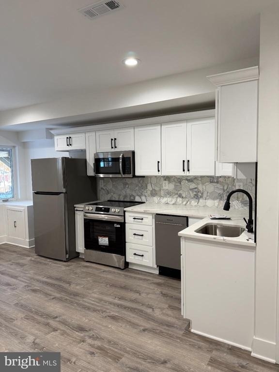 3923 Roland Avenue - Photo 2