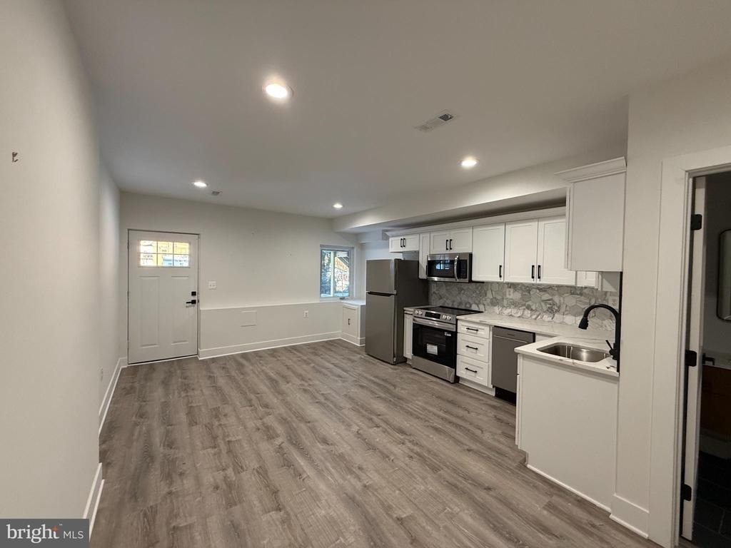 3923 Roland Avenue - Photo 1