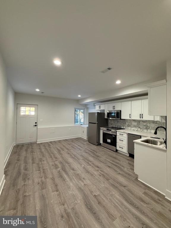 3923 Roland Avenue - Photo 3