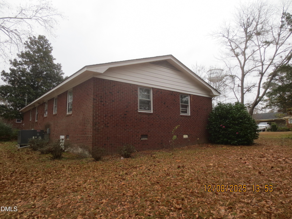 25 E North Street - Photo 2