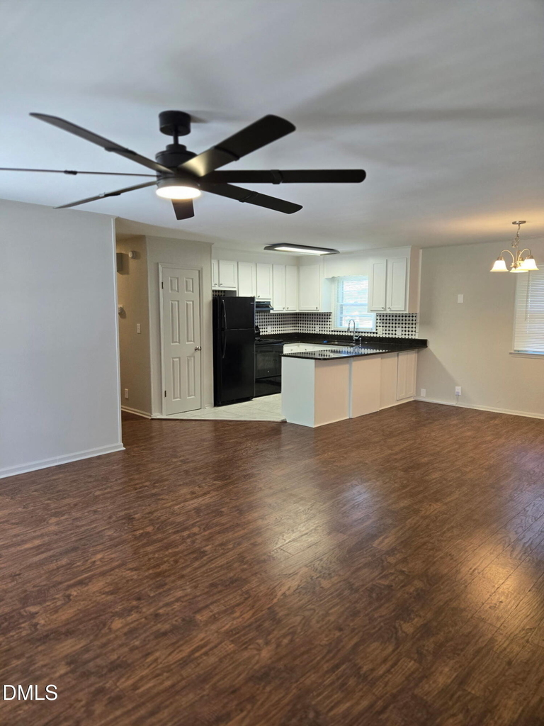 25 E North Street - Photo 2
