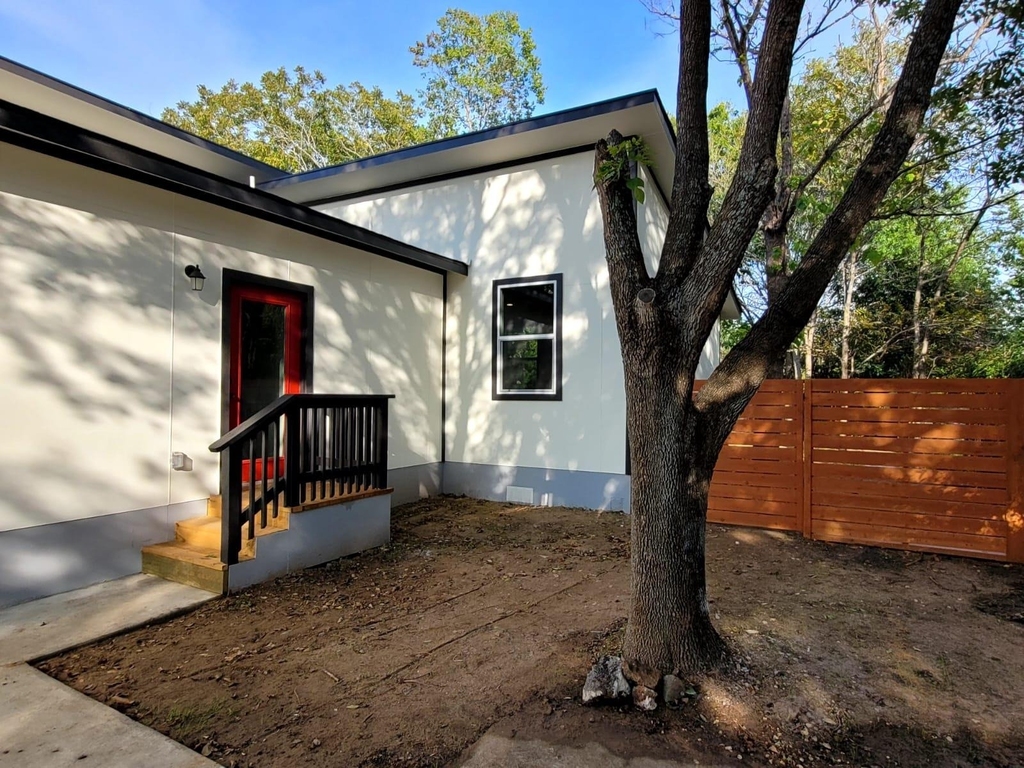 750 S Main St - Photo 2
