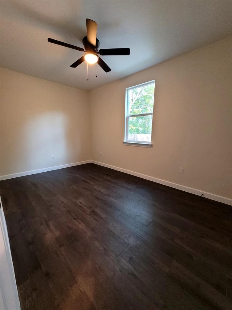 750 S Main St - Photo 17