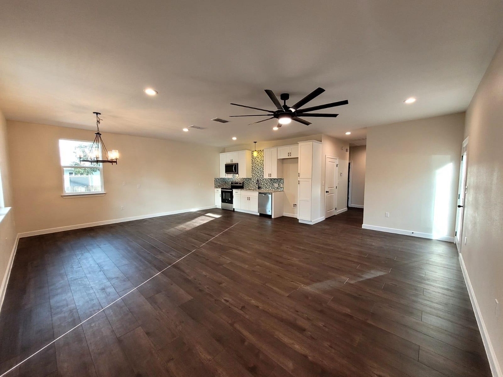 750 S Main St - Photo 3