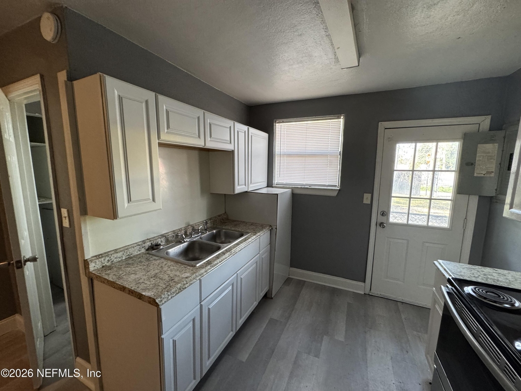4114 Moncrief Road - Photo 5