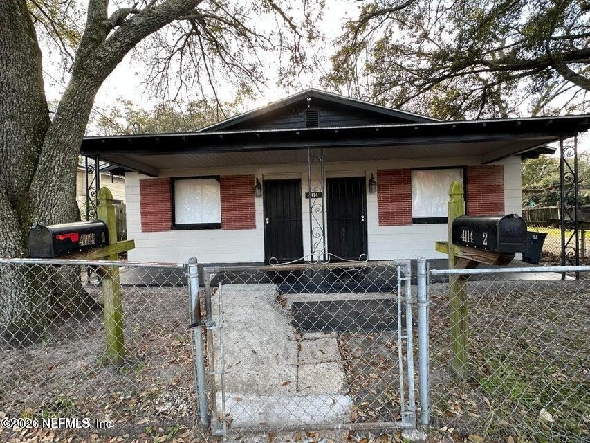 4114 Moncrief Road - Photo 0