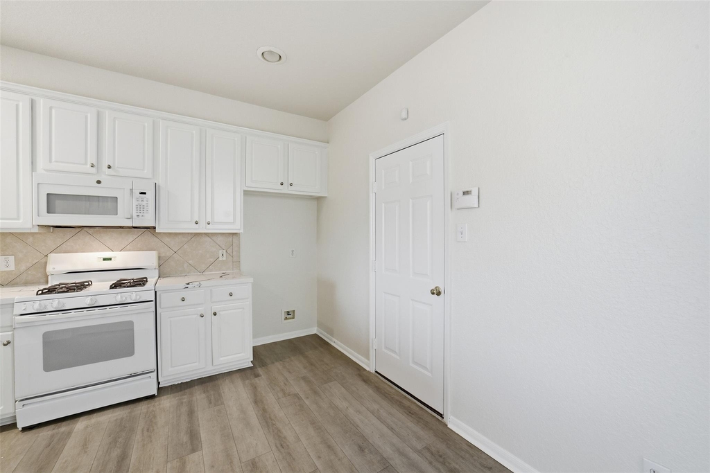 2110 Ridge Wood Lane - Photo 10