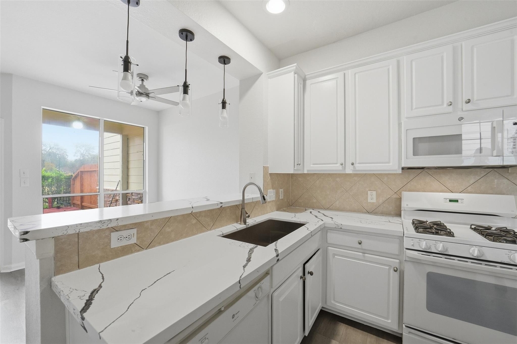2110 Ridge Wood Lane - Photo 7