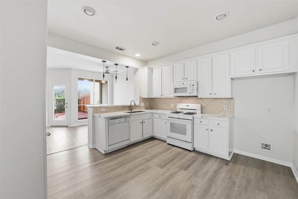 2110 Ridge Wood Lane - Photo 11