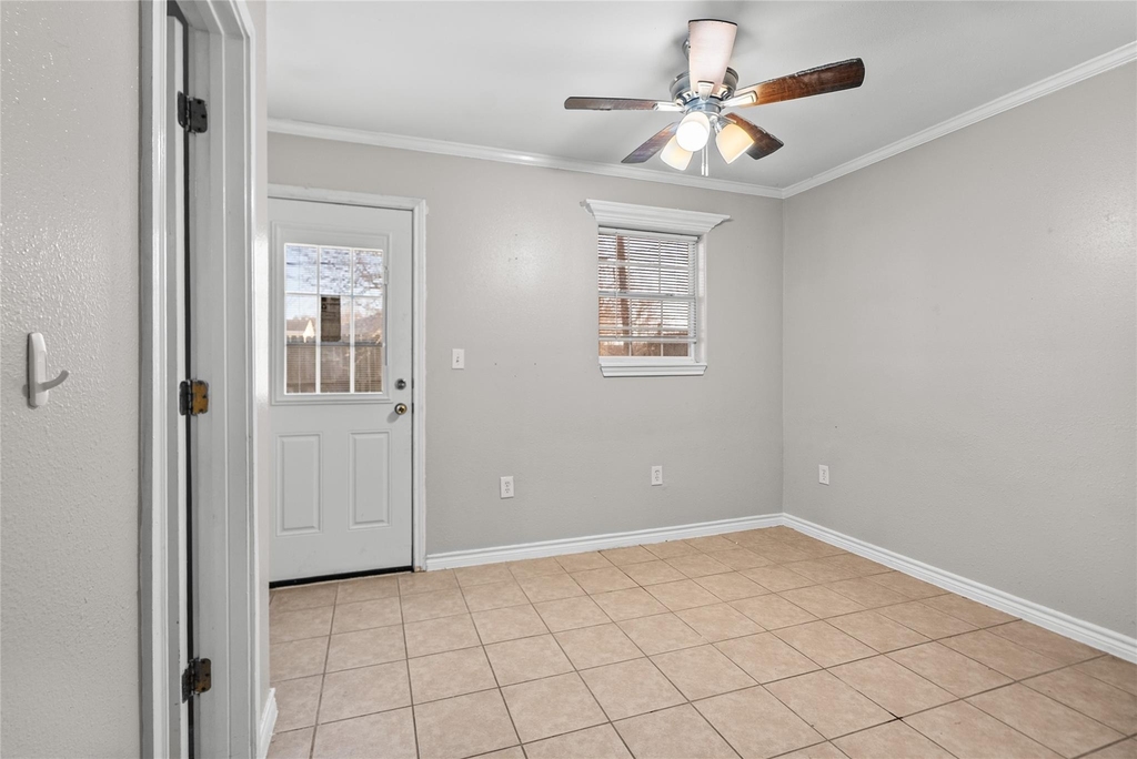 7900 Fm 2354 Unit B - Photo 2