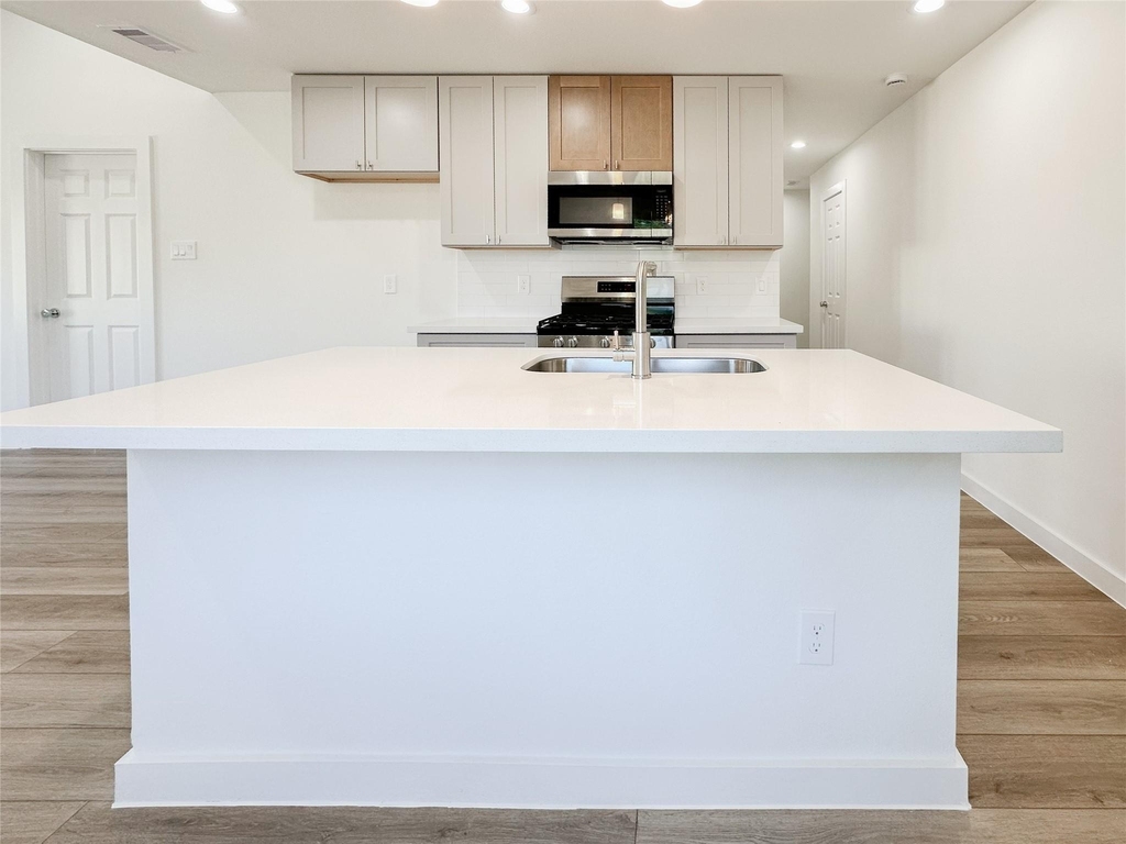2726 Discovery Trails Court - Photo 7