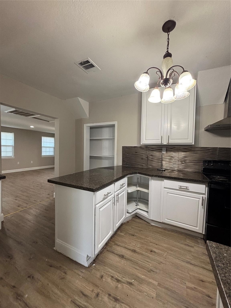 4106 Darby Street - Photo 3