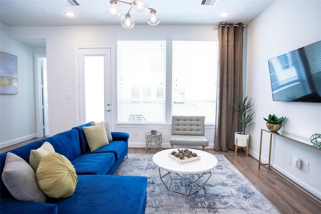2713 Eado Edge Court - Photo 2