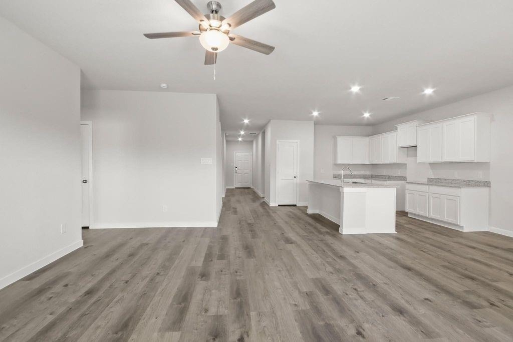 496 Shoreview Drive - Photo 3