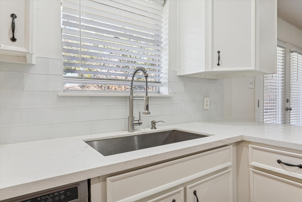 9642 Judalon Lane - Photo 10